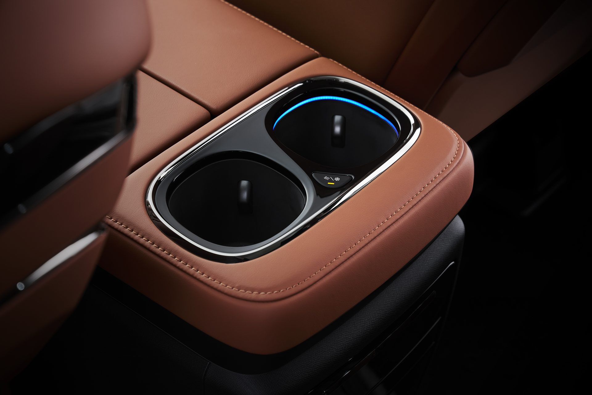 รูปภาพ Aion GAC M8 PHEV Standard ปี 2025