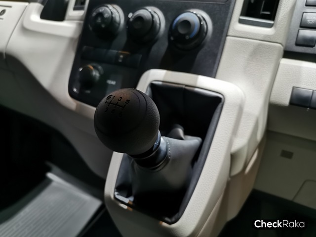 รูปภาพ โตโยต้า Toyota Commuter 2.8 AT ปี 2024