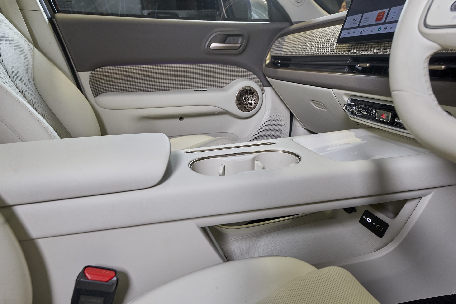 รูปภาพ จีดับบลิวเอ็ม โอร่า GWM ORA 5 EV Ultra ปี 2026