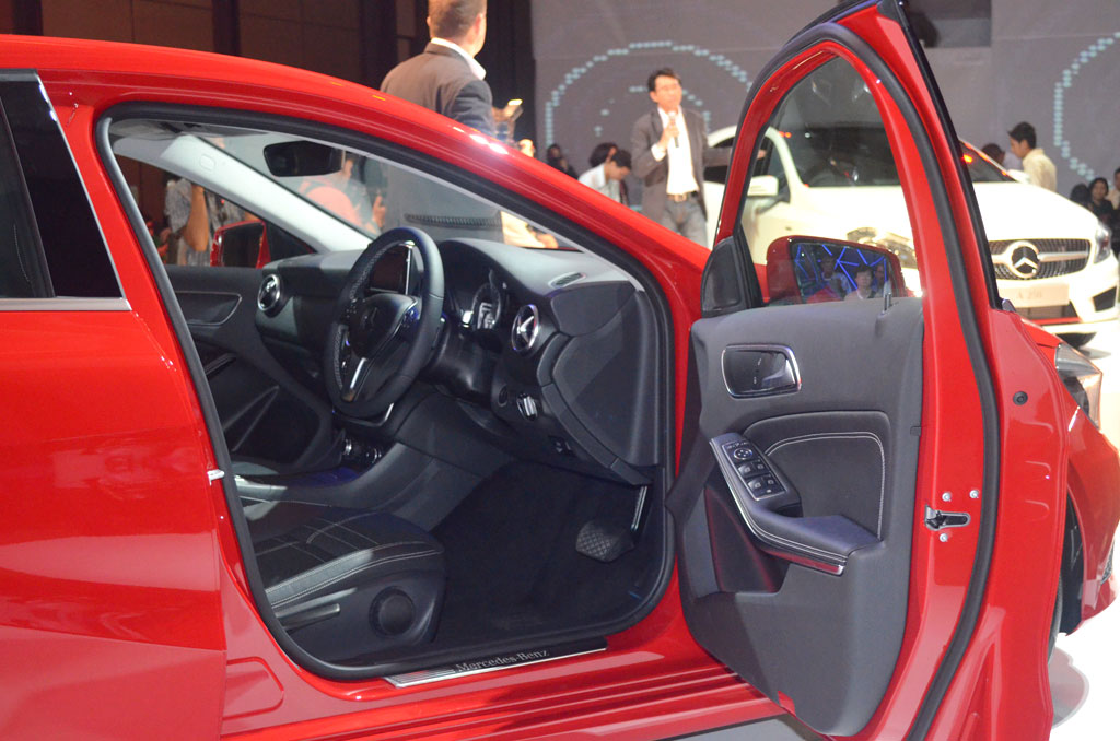 Mercedes-benz A-Class A 180 Style เมอร์เซเดส-เบนซ์ เอ-คลาส ปี 2012 : ภาพที่ 11