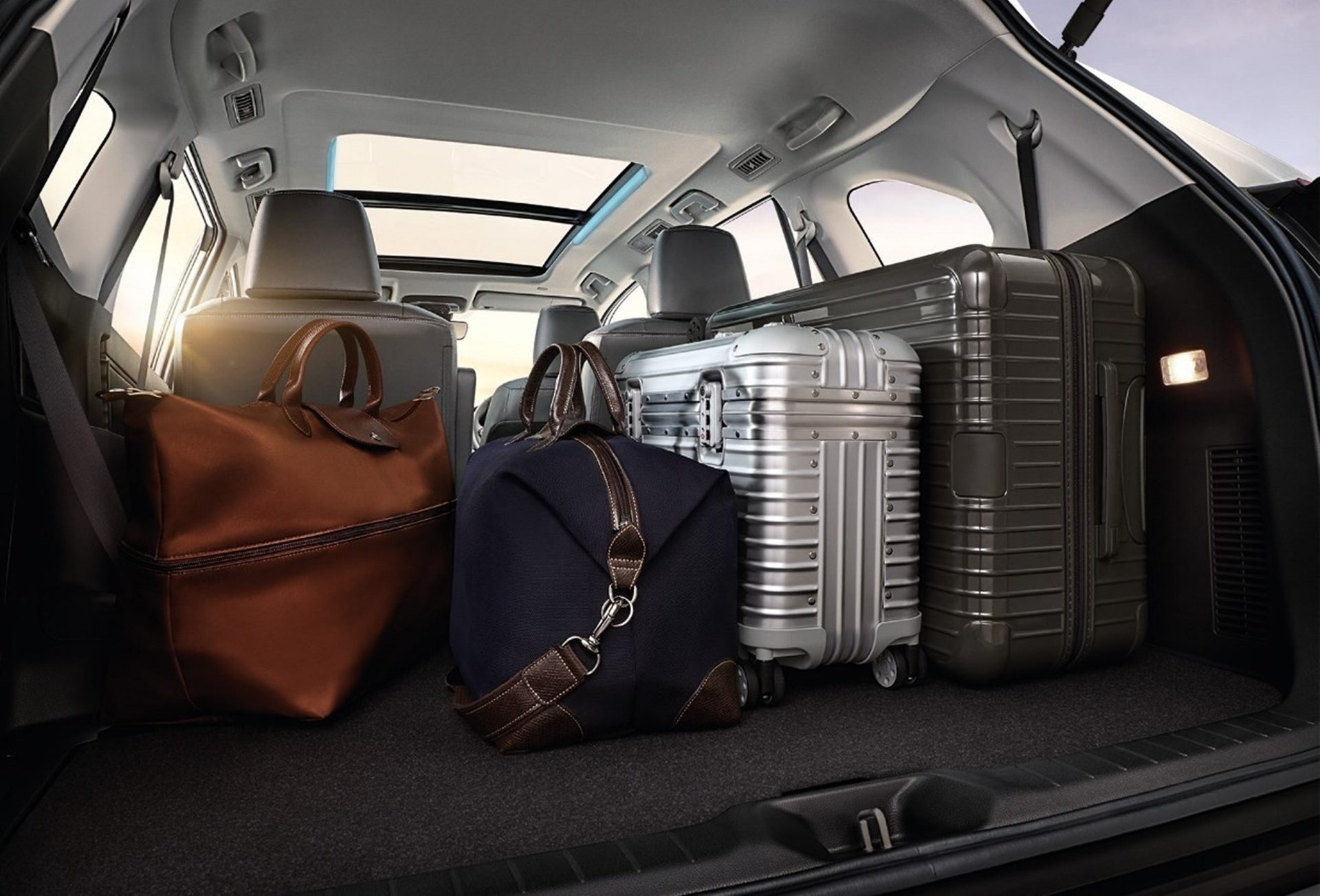 รูปภาพ โตโยต้า Toyota Innova Zenix HEV Premium ปี 2025