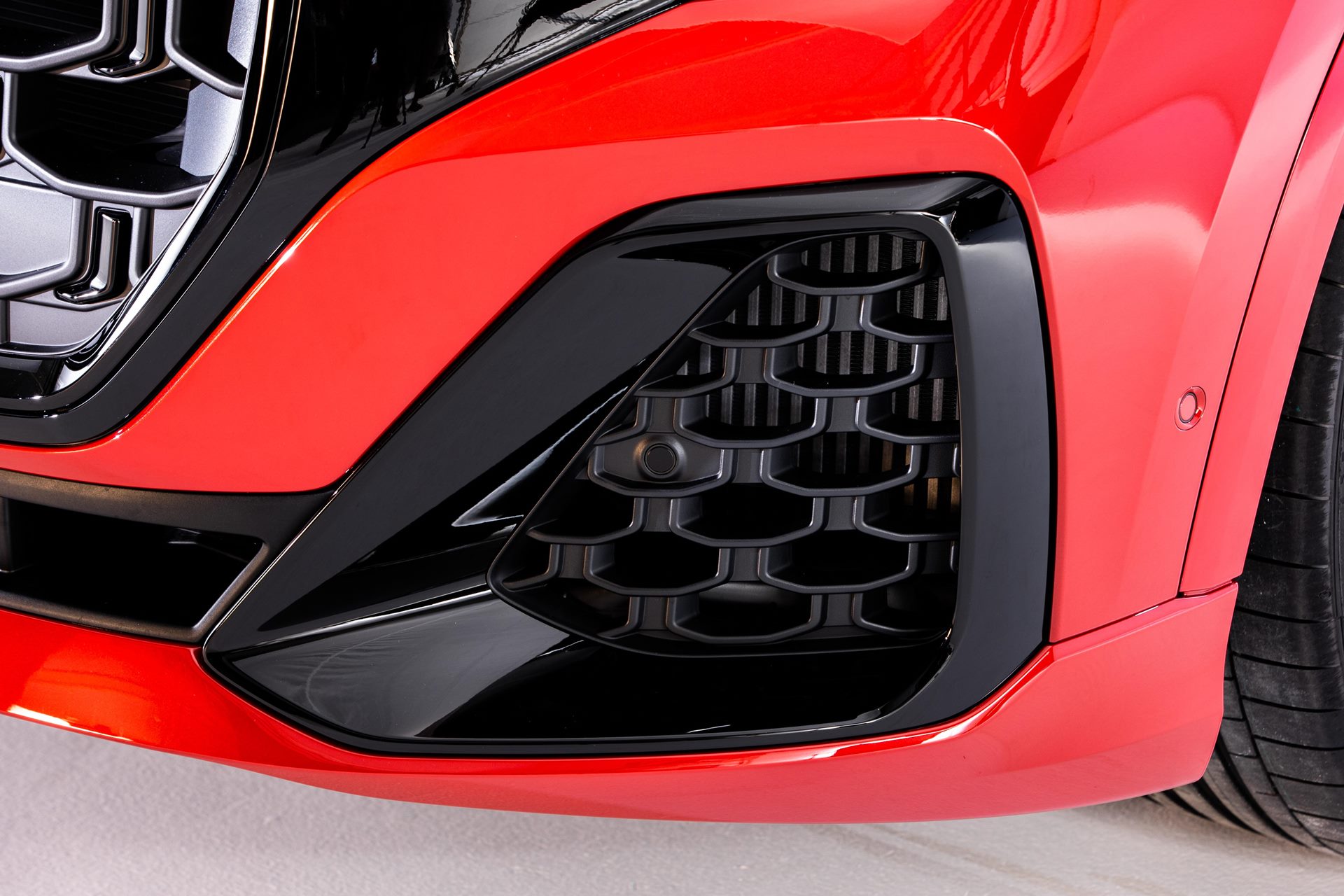 รูปภาพ อาวดี้ Audi Q8 TFSI e quattro S line edition one ปี 2024