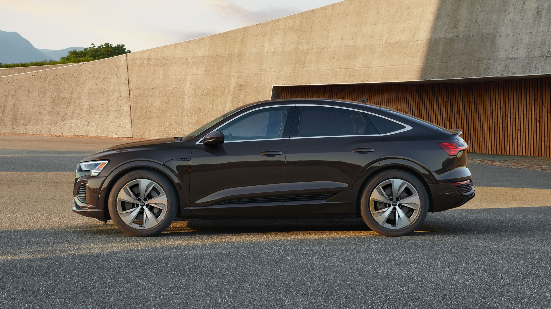 รูปภาพ อาวดี้ Audi Q8 Sportback e-tron 50 quattro S line ปี 2023