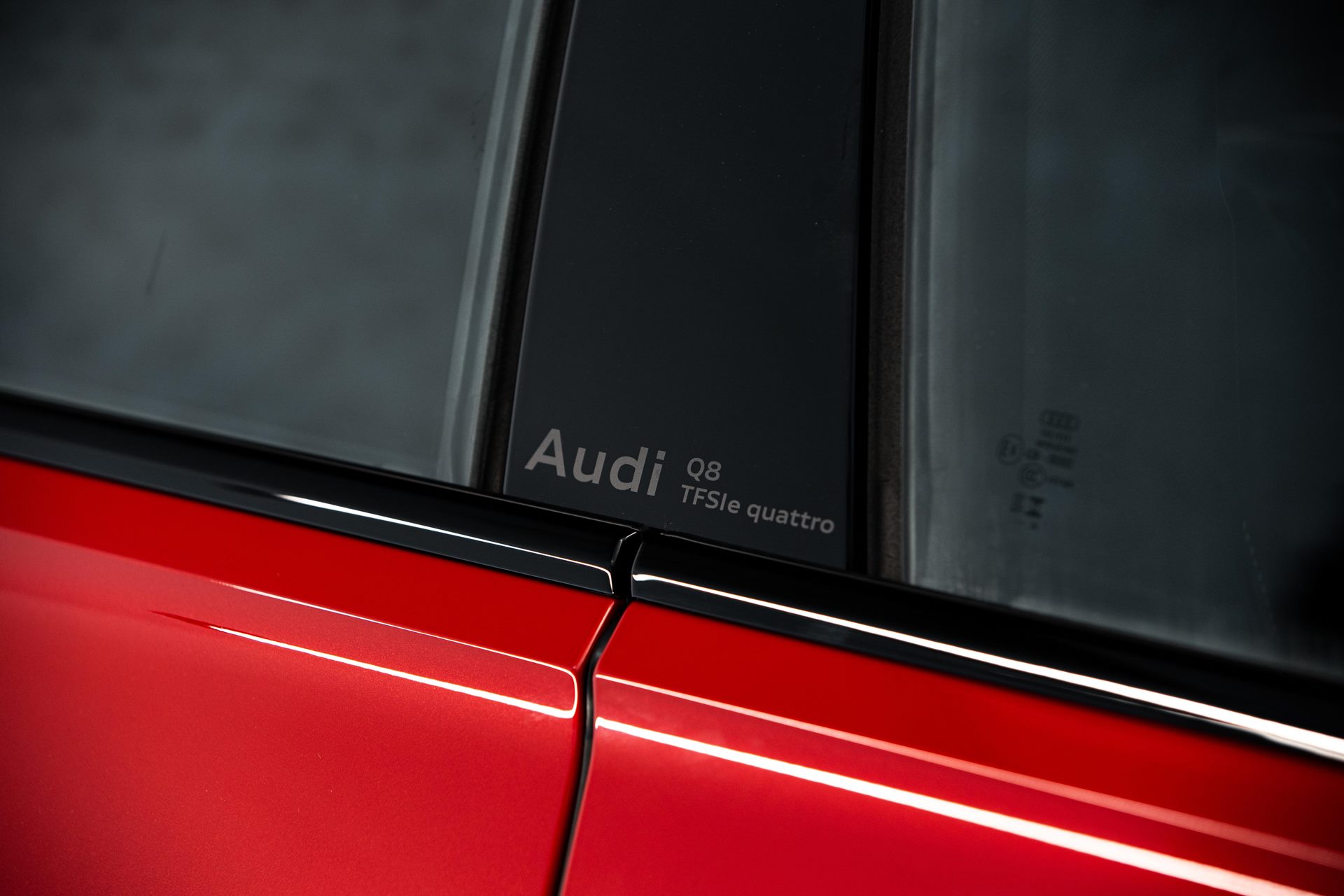 รูปภาพ อาวดี้ Audi Q8 TFSI e quattro S line edition one ปี 2024