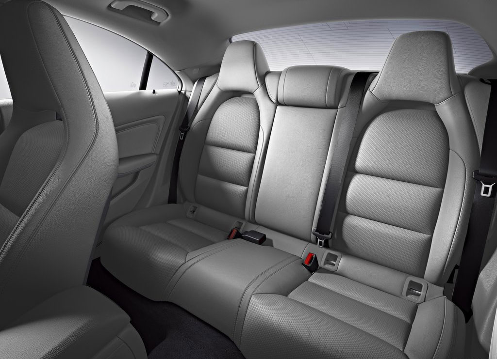รูปภาพ เมอร์เซเดส-เบนซ์ Mercedes-benz CLA-Class CLA 180 Urban ปี 2015