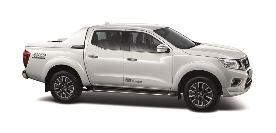 Nissan Navara NP300 Double Cab 4WD VL Sportech 7AT นิสสัน นาวาร่า ปี 2015 : ภาพที่ 2