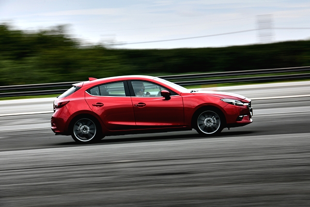 Mazda 3 2.0 SP FASTBACK 2019 มาสด้า ปี 2019 : ภาพที่ 8