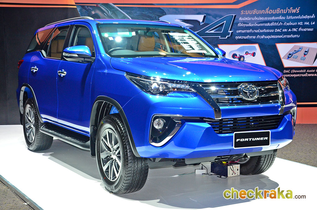 Toyota Fortuner 2.8V 4WD AT โตโยต้า ฟอร์จูนเนอร์ ปี 2015 : ภาพที่ 12