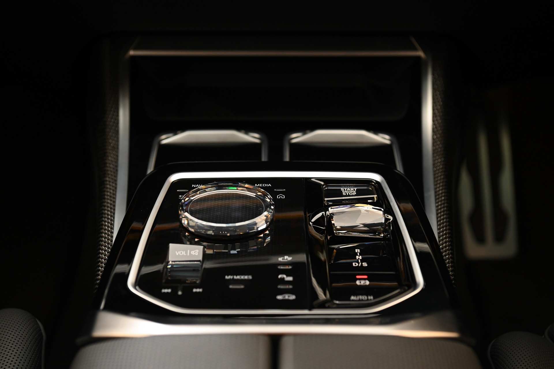 รูปภาพ บีเอ็มดับเบิลยู BMW M7 M760e xDrive ปี 2023