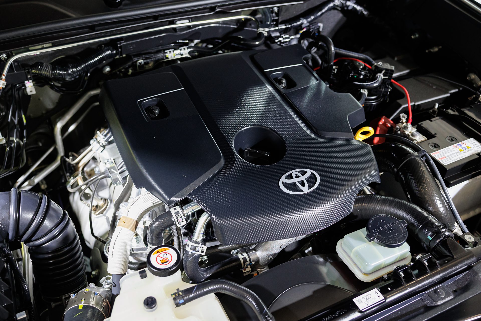 รูปภาพ โตโยต้า Toyota Hilux Travo Smart Cab Prerunner 2.8 Smart MT ปี 2025