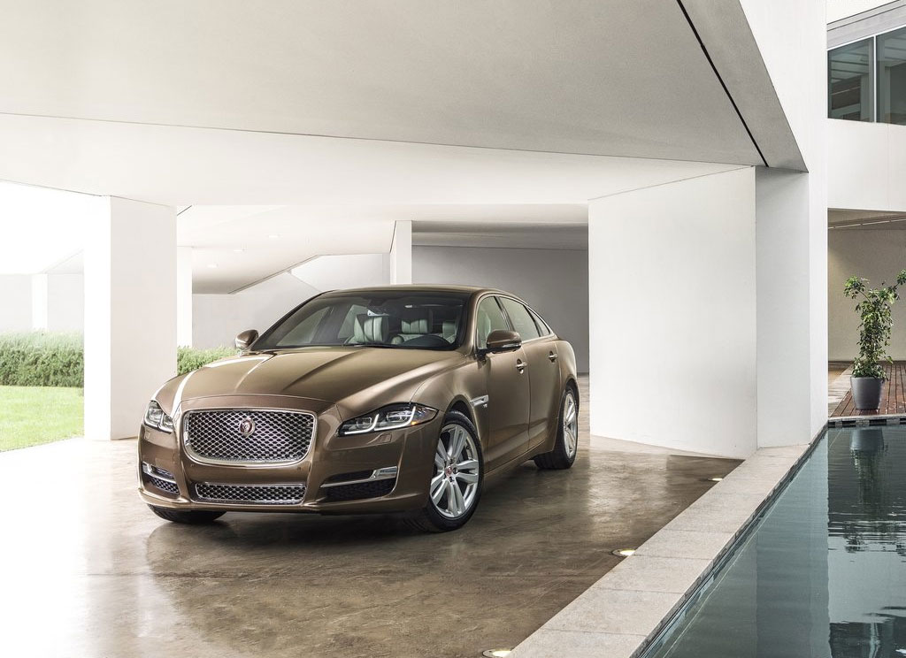 Jaguar XJ 2.0 Premium Luxury (LWB) จากัวร์ เอ็กซ์เจ ปี 2016 : ภาพที่ 1