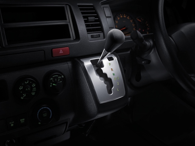 รูปภาพ โตโยต้า Toyota Commuter 3.0 ปี 2013