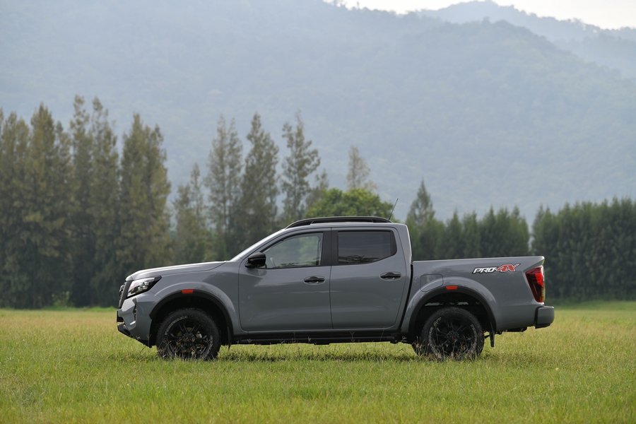 Nissan Navara Double Cab PRO-4X 4WD 7AT นิสสัน นาวาร่า ปี 2022 : ภาพที่ 6