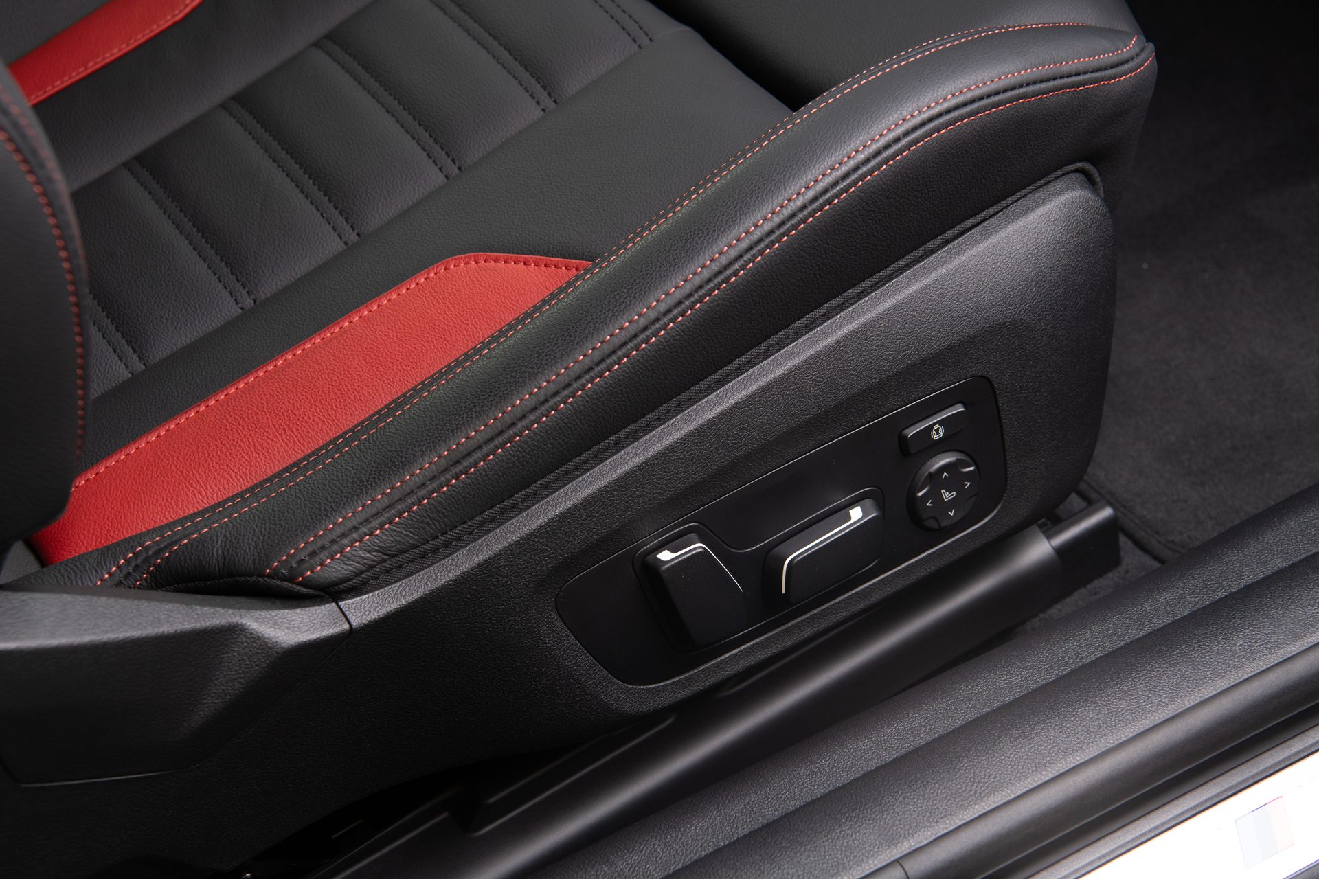 รูปภาพ บีเอ็มดับเบิลยู BMW M4 M440i xDrive ปี 2025