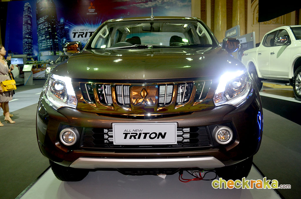 Mitsubishi Triton Plus Double Cab 2.4 MIVEC GLS-Ltd. M/T มิตซูบิชิ ไทรทัน ปี 2017 : ภาพที่ 8