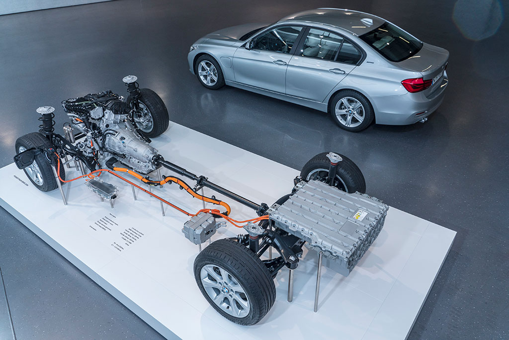 BMW Series 3 330e Sport บีเอ็มดับเบิลยู ซีรีส์3 ปี 2018 : ภาพที่ 9