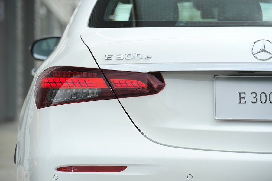 รูปภาพ เมอร์เซเดส-เบนซ์ Mercedes-benz E-Class E 300 e Avantgrade ปี 2021