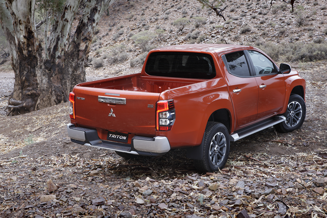 Mitsubishi Triton Double Cab PLUS GLS M/T MY2019 มิตซูบิชิ ไทรทัน ปี 2019 : ภาพที่ 4