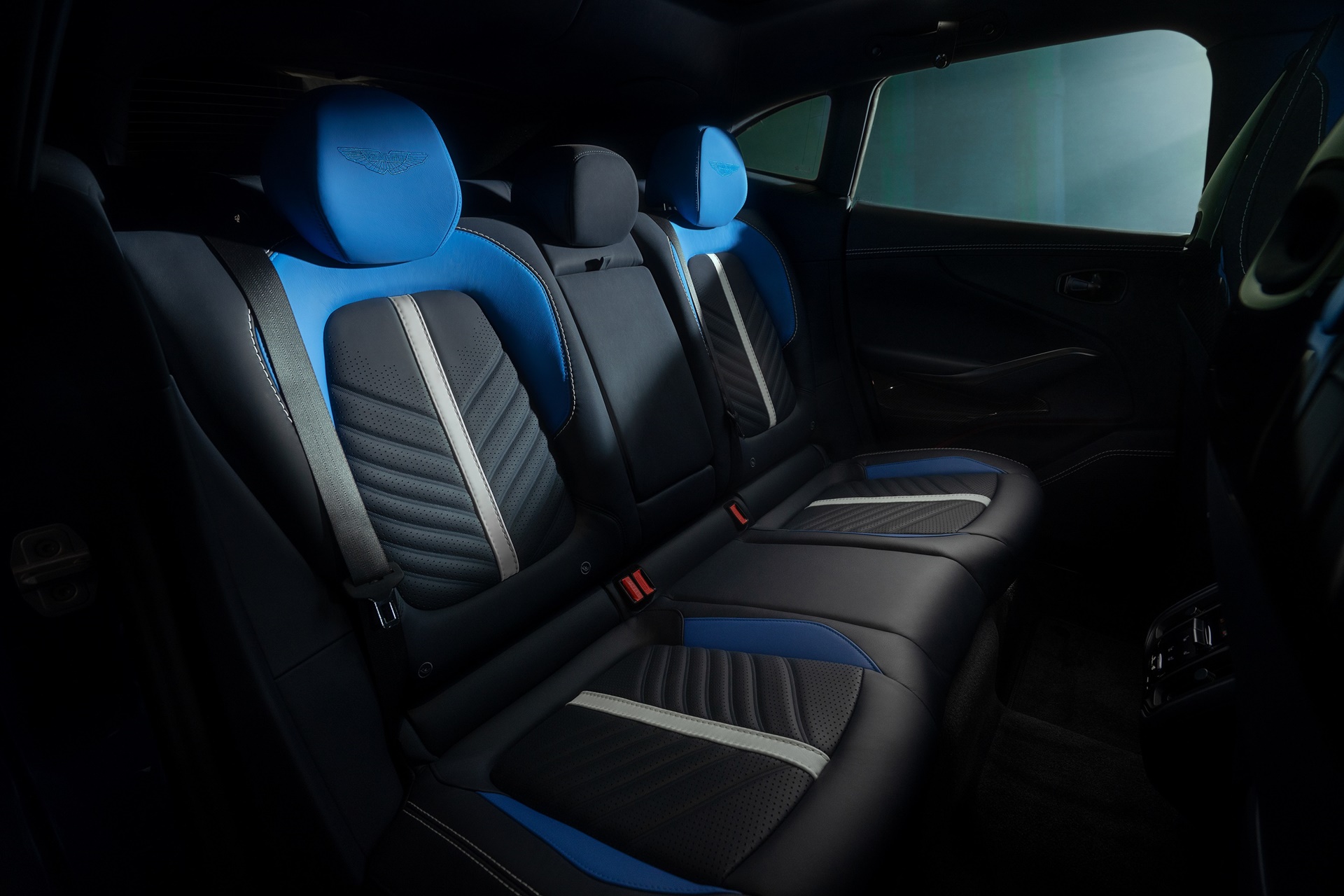 Aston Martin DBX 707 แอสตัน มาร์ติน ปี 2023 : ภาพที่ 7