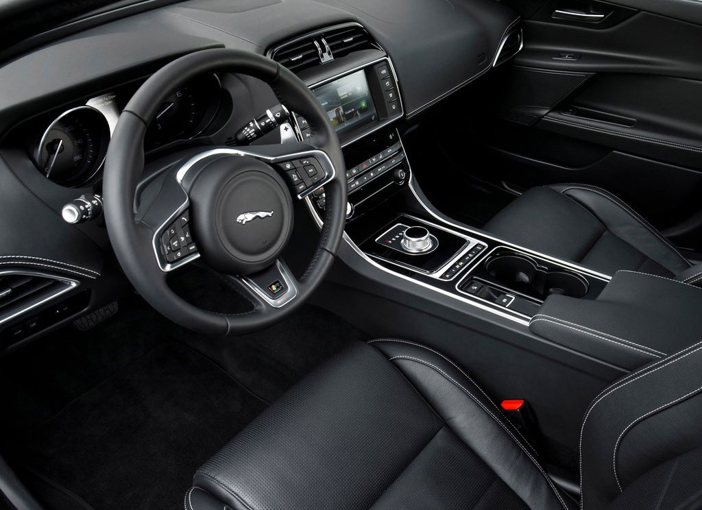 รูปภาพ จากัวร์ Jaguar XE 2.0 R-Sport ปี 2015