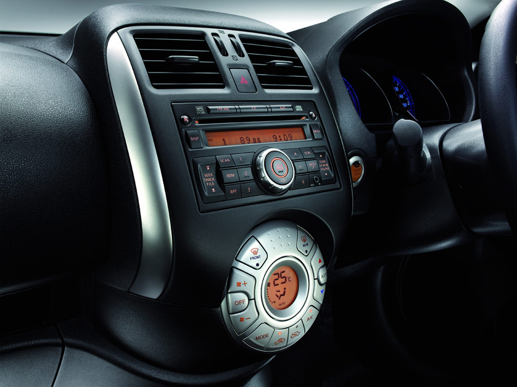 รูปภาพ นิสสัน Nissan Almera S ปี 2011