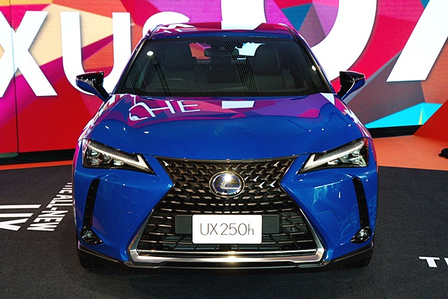 Lexus UX 250h F-Sport AWD เลกซัส ปี 2019 : ภาพที่ 12