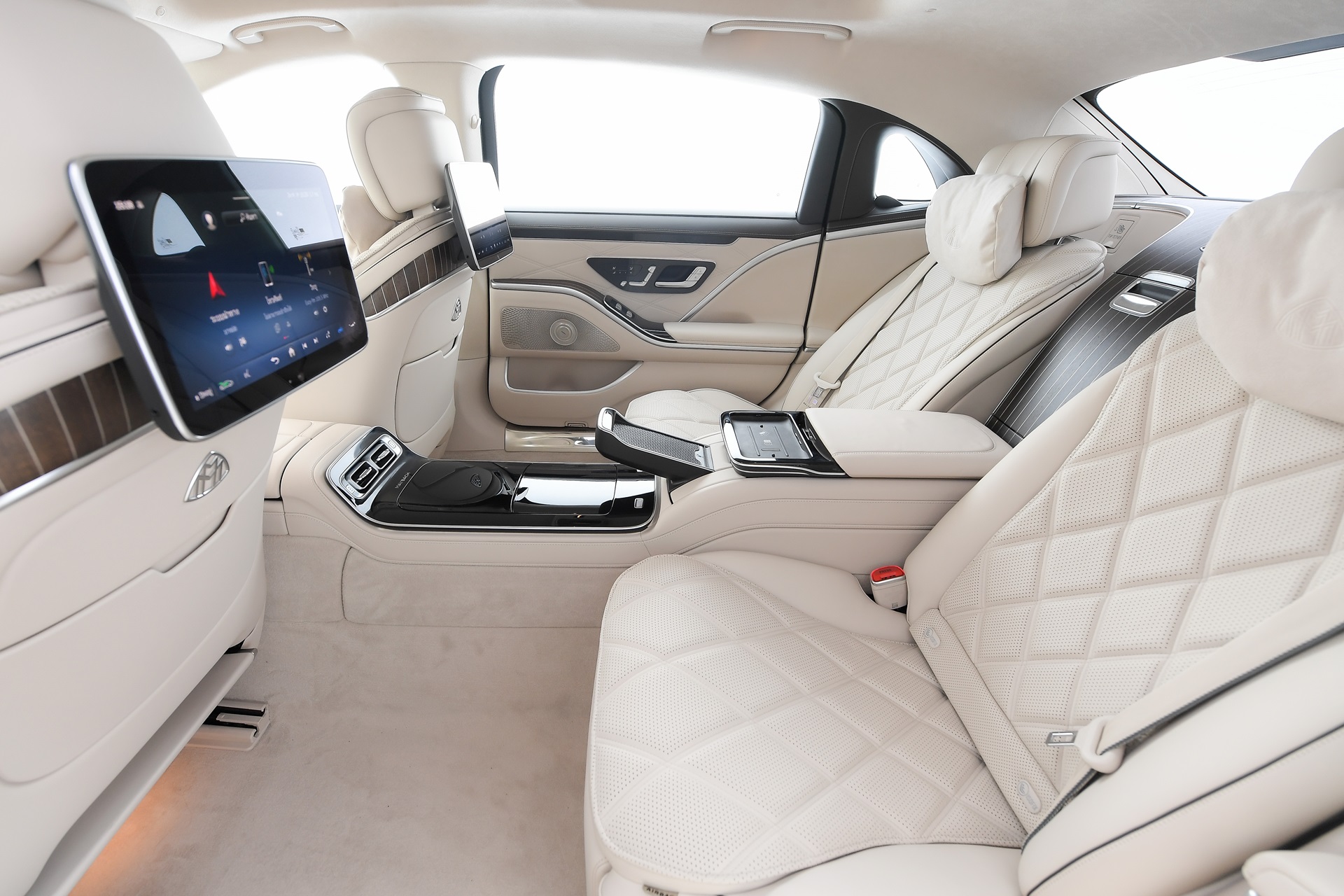 รูปภาพ เมอร์เซเดส-เบนซ์ Mercedes-benz Maybach S 580 e Premium ปี 2024