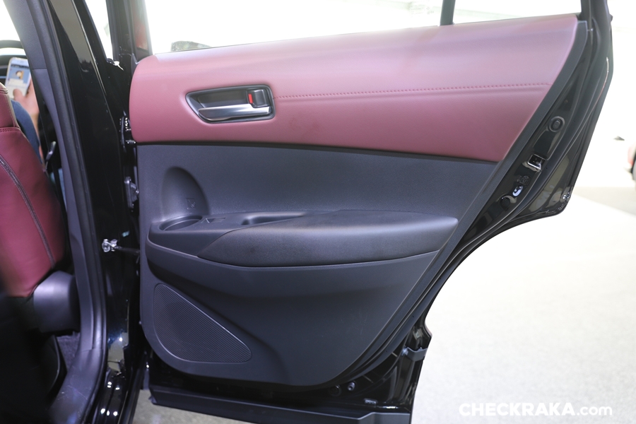 Toyota COROLLA CROSS HEV Premium Safety โตโยต้า ปี 2020 : ภาพที่ 17
