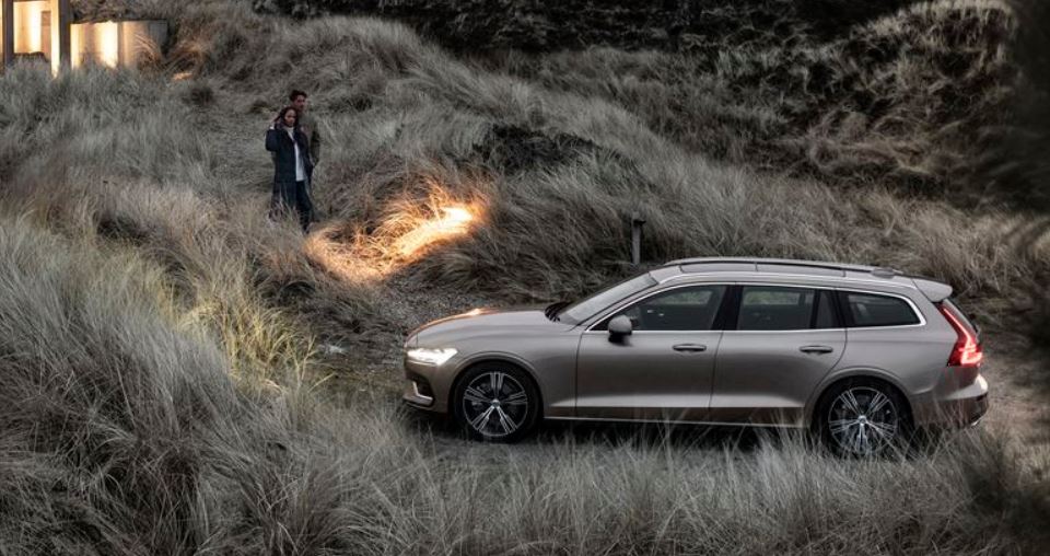 Volvo V60 Recharge T8 AWD Inscription วอลโว่ วี60 ปี 2020 : ภาพที่ 10