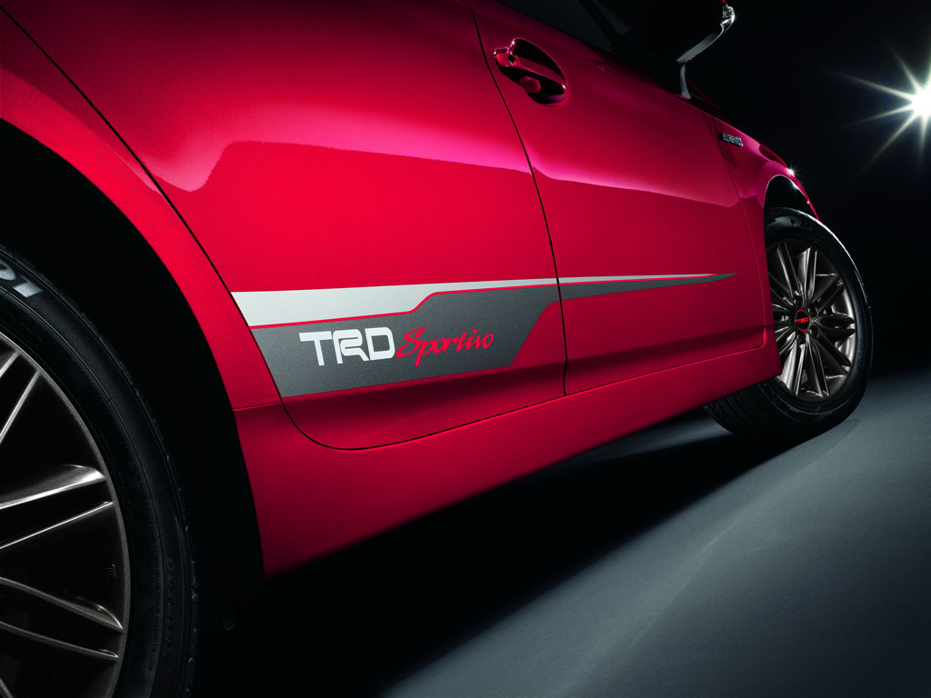 Toyota Prius TRD Sportivo II Standard โตโยต้า พรีอุส ปี 2012 : ภาพที่ 7