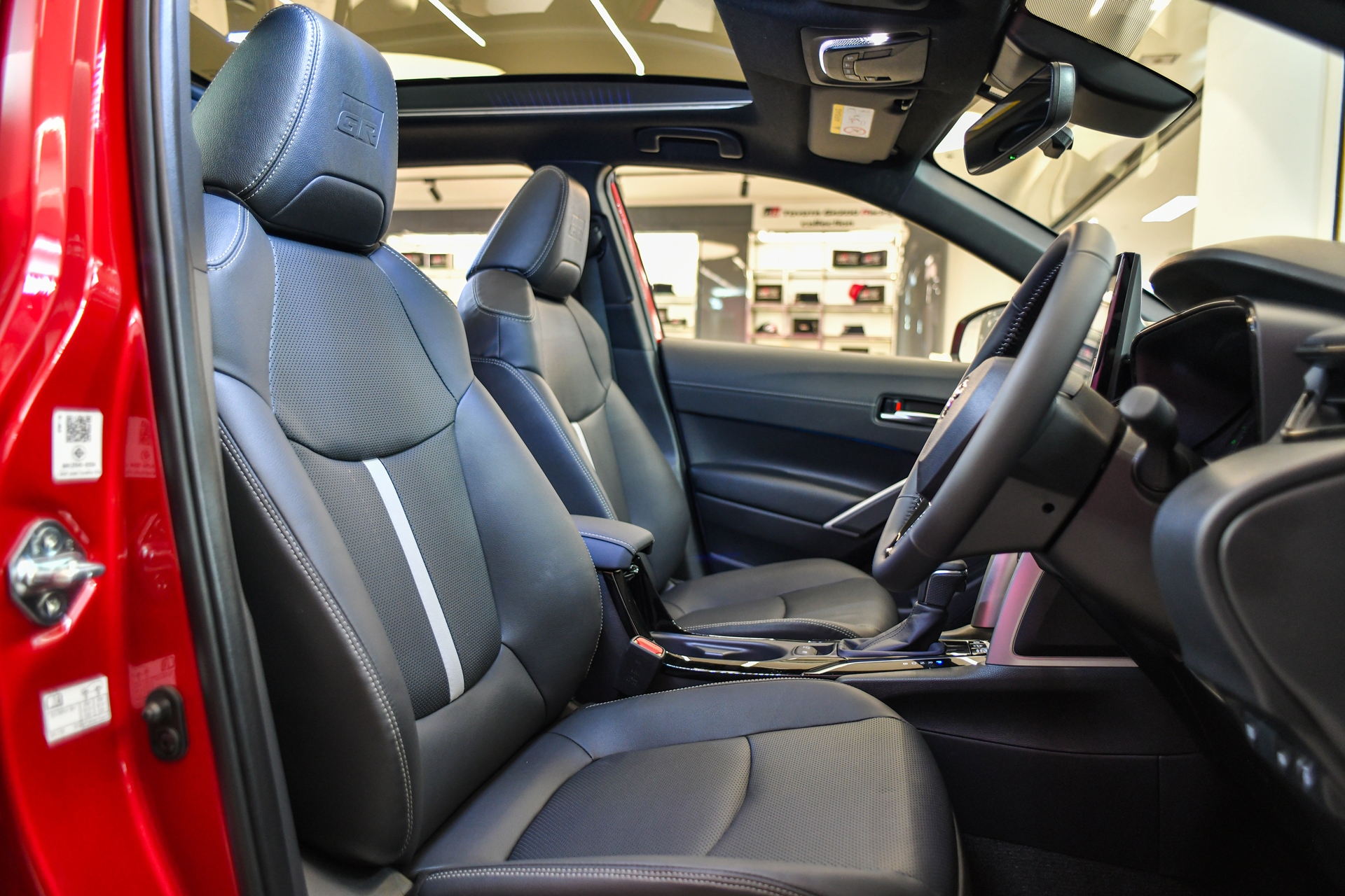 รูปภาพ โตโยต้า Toyota Corolla Cross HEV GR Sport ปี 2024