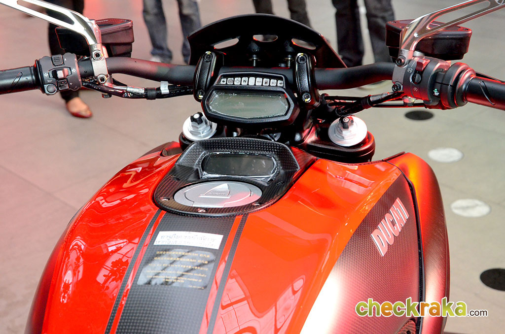 รูปภาพ ดูคาติ Ducati Diavel Carbon ปี 2014