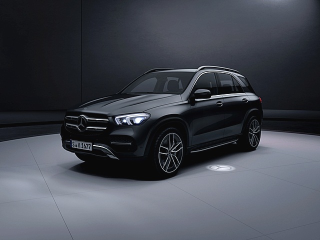 Mercedes-benz GLE-Class GLE 300 d 4MATIC AMG Dynamic เมอร์เซเดส-เบนซ์ จีแอลอี ปี 2021 : ภาพที่ 4