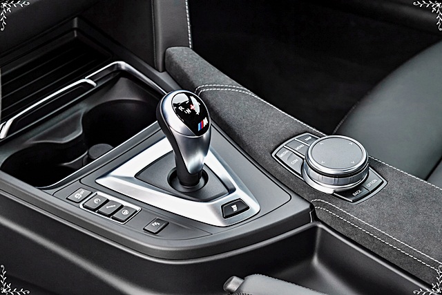 รูปภาพ บีเอ็มดับเบิลยู BMW M4 CS Coupe ปี 2016