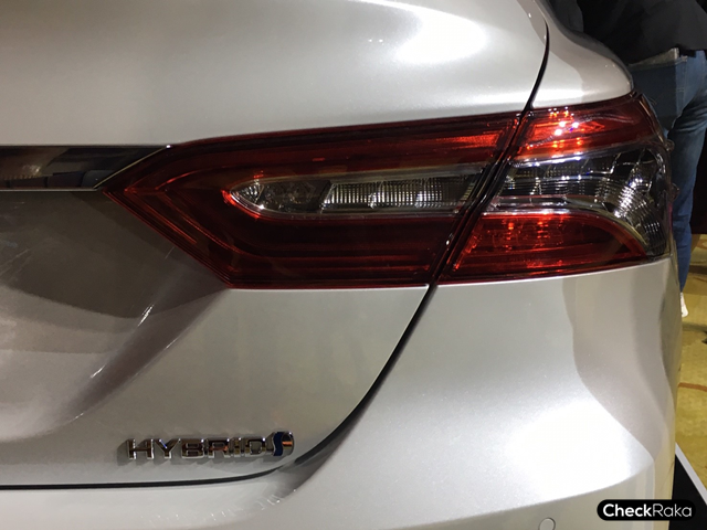 Toyota Camry Hybrid 2.5 HV MY2019 โตโยต้า คัมรี่ ปี 2019 : ภาพที่ 10