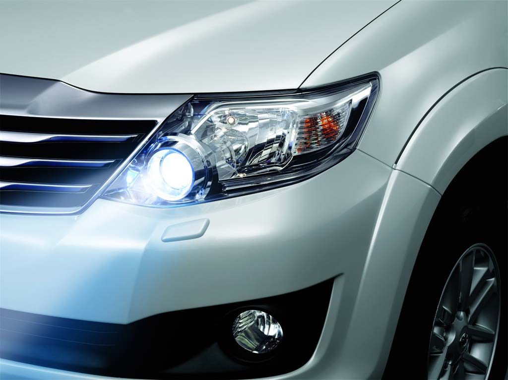 รูปภาพ โตโยต้า Toyota Fortuner 2.5 G M/T ปี 2011