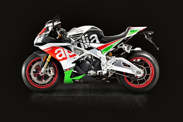 Aprilia RSV4 RF MY17 อาพริเลีย อาร์เอสวี4 ปี 2018 : ภาพที่ 3