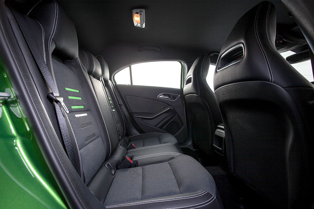 รูปภาพ เมอร์เซเดส-เบนซ์ Mercedes-benz A-Class A 180 Urban ปี 2015