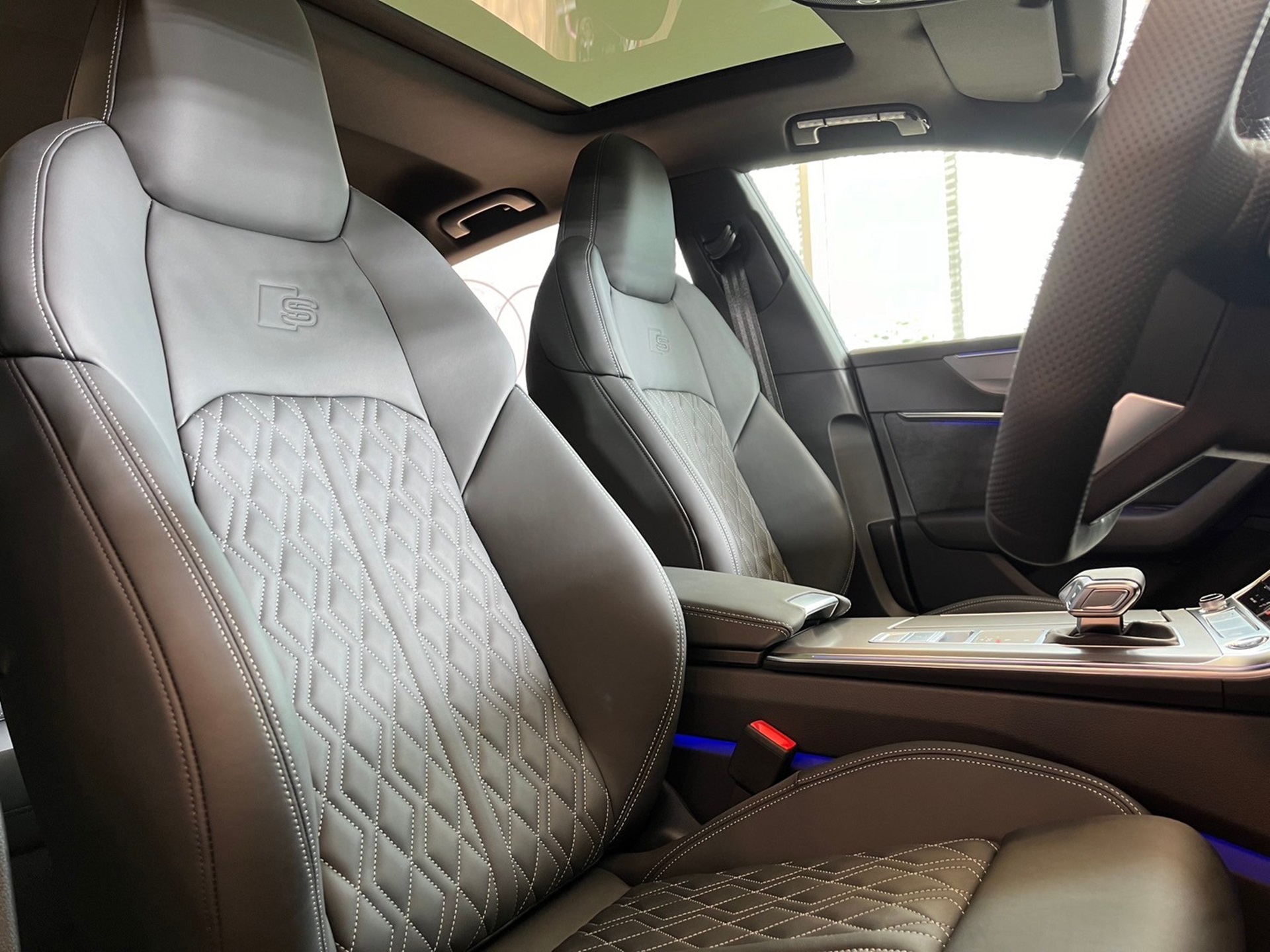 รูปภาพ อาวดี้ Audi A7 Sportback 55 TFSI e quattro S line Black Edition ปี 2023