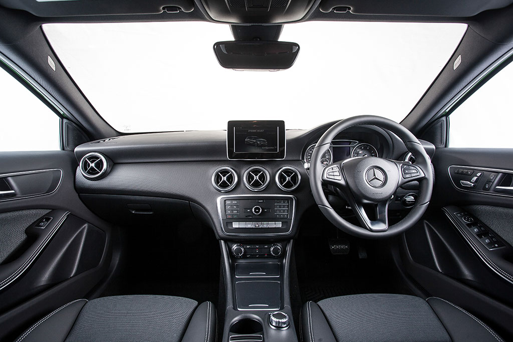 รูปภาพ เมอร์เซเดส-เบนซ์ Mercedes-benz A-Class A 180 Urban ปี 2015