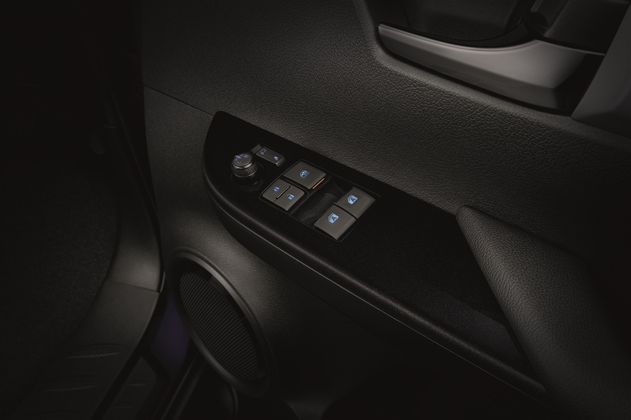 รูปภาพ โตโยต้า Toyota Revo Smart Cab Prerunner 2X4 2.4 Rocco AT ปี 2022