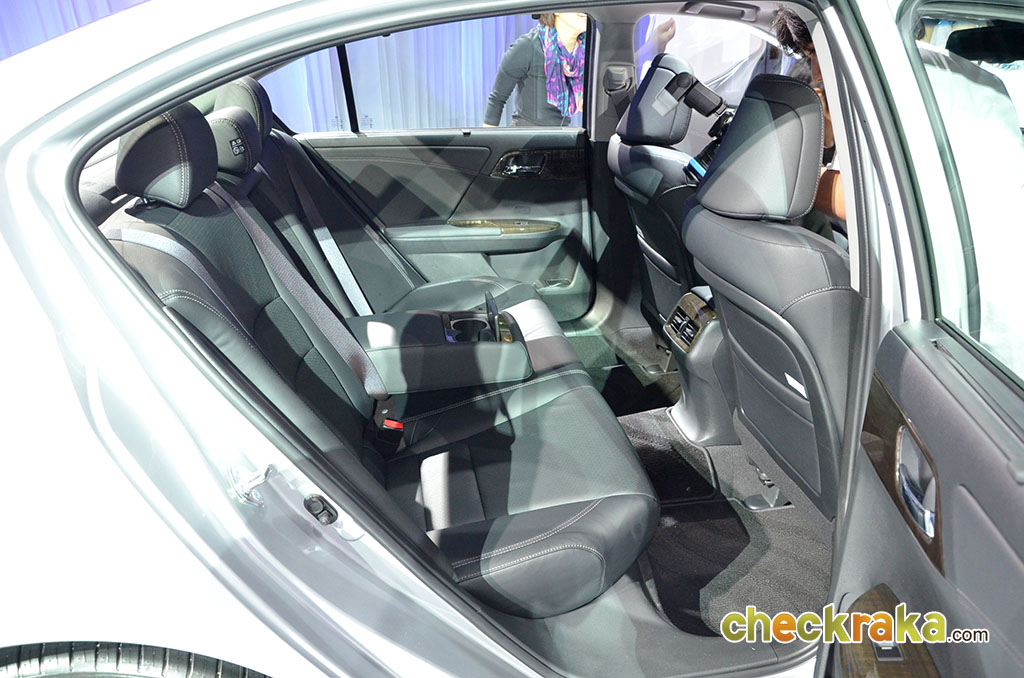 Honda Accord Hybrid 2.0 Tech ฮอนด้า แอคคอร์ด ไฮบริด ปี 2014 : ภาพที่ 19