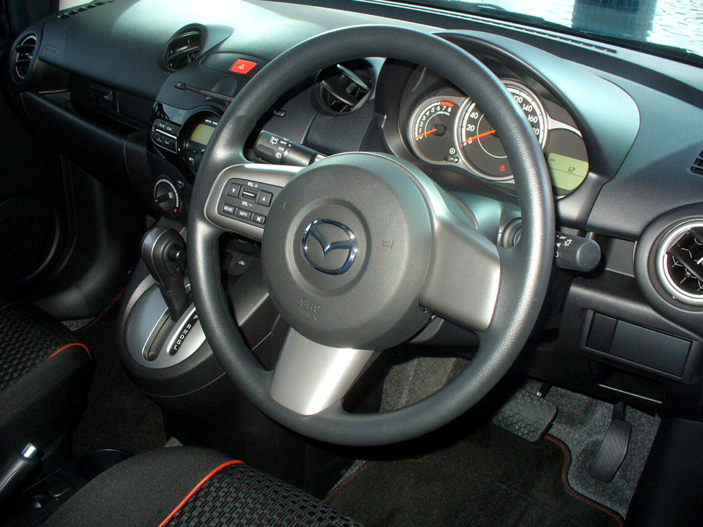 รูปภาพ มาสด้า Mazda 2 Sports Maxx AT ปี 2012