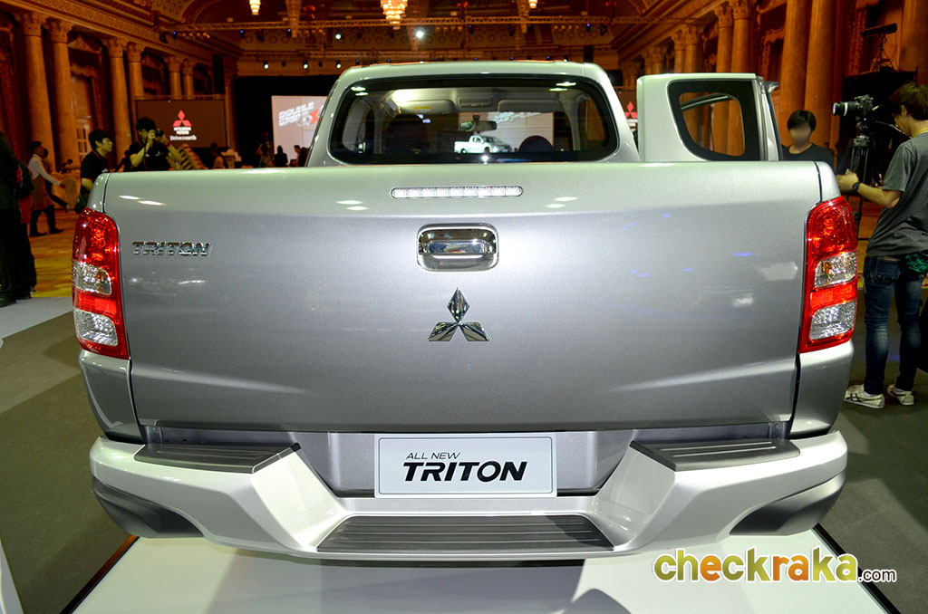 Mitsubishi Triton Mega Cab 2WD Benzene GLX M/T มิตซูบิชิ ไทรทัน ปี 2015 : ภาพที่ 12