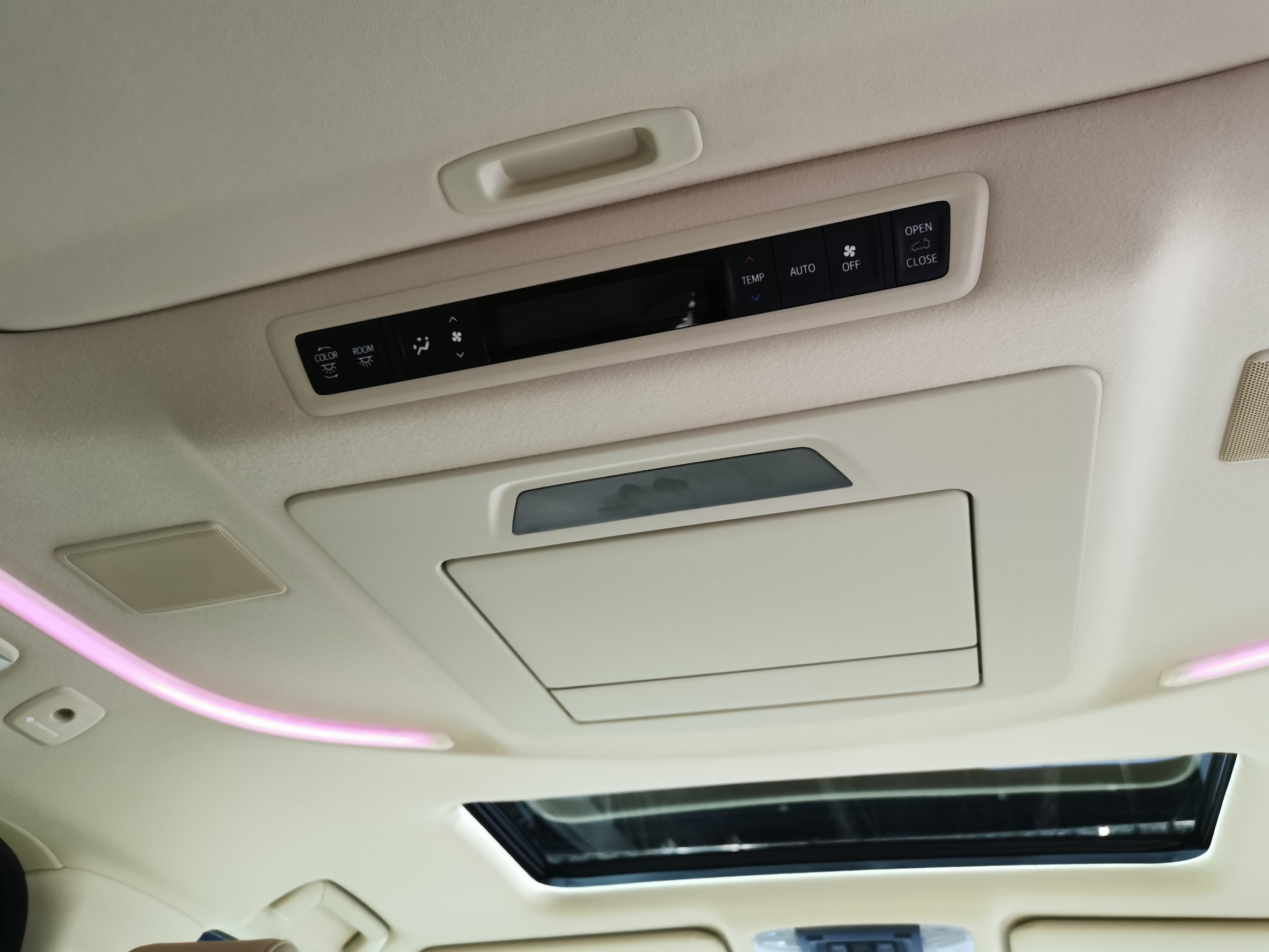 รูปภาพ โตโยต้า Toyota Alphard Vellfire 2.5 ปี 2020