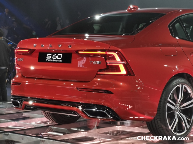 Volvo S60 Recharge Plug-in Hybrid R-Design วอลโว่ เอส60 ปี 2022 : ภาพที่ 3