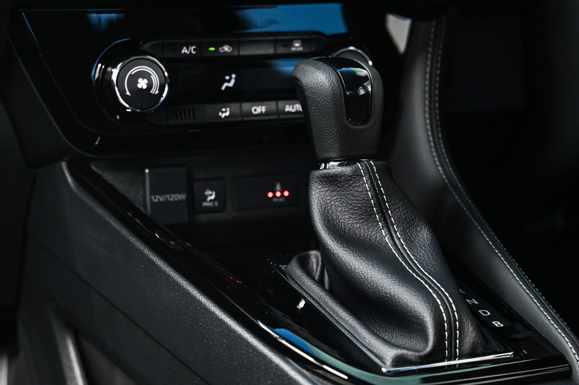 รูปภาพ โตโยต้า Toyota Yaris ATIV HEV GR Sport ปี 2025