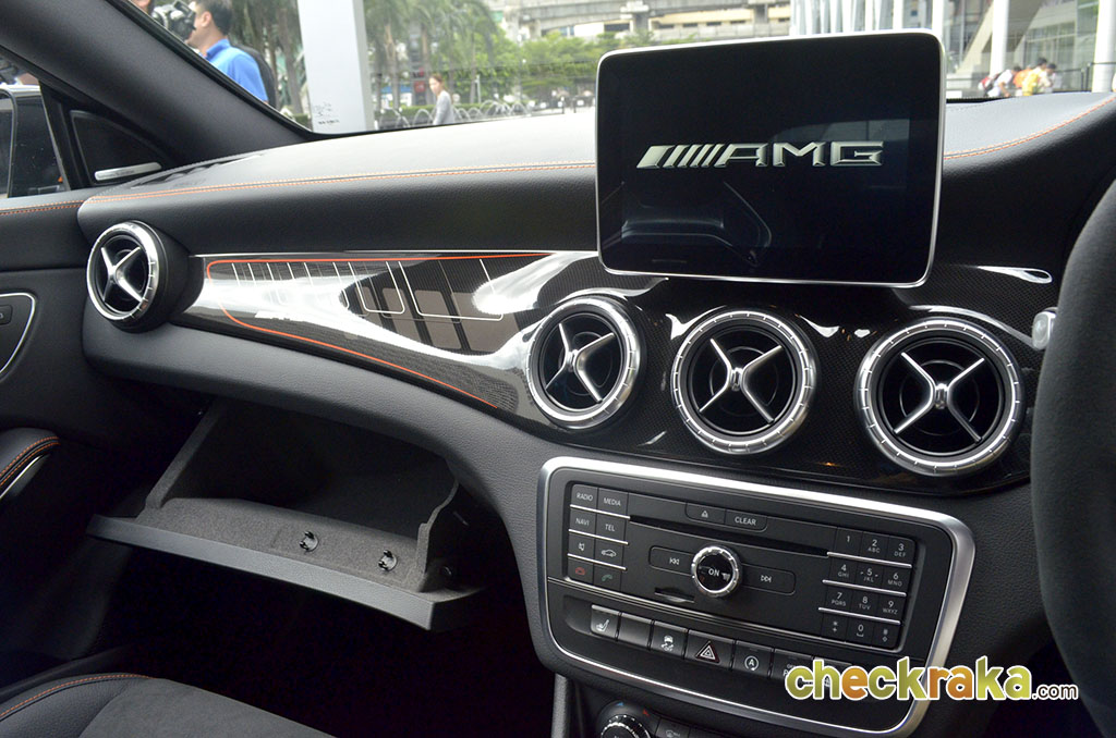Mercedes-benz AMG CLA 45 AMG 4Matic เมอร์เซเดส-เบนซ์ เอเอ็มจี ปี 2014 : ภาพที่ 15