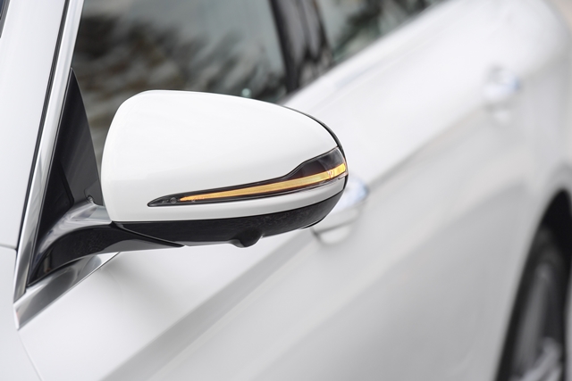 รูปภาพ เมอร์เซเดส-เบนซ์ Mercedes-benz E-Class E 300 e Avantgarde ปี 2019