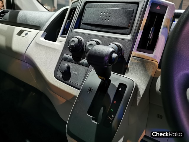 รูปภาพ โตโยต้า Toyota Commuter 2.8 AT ปี 2019